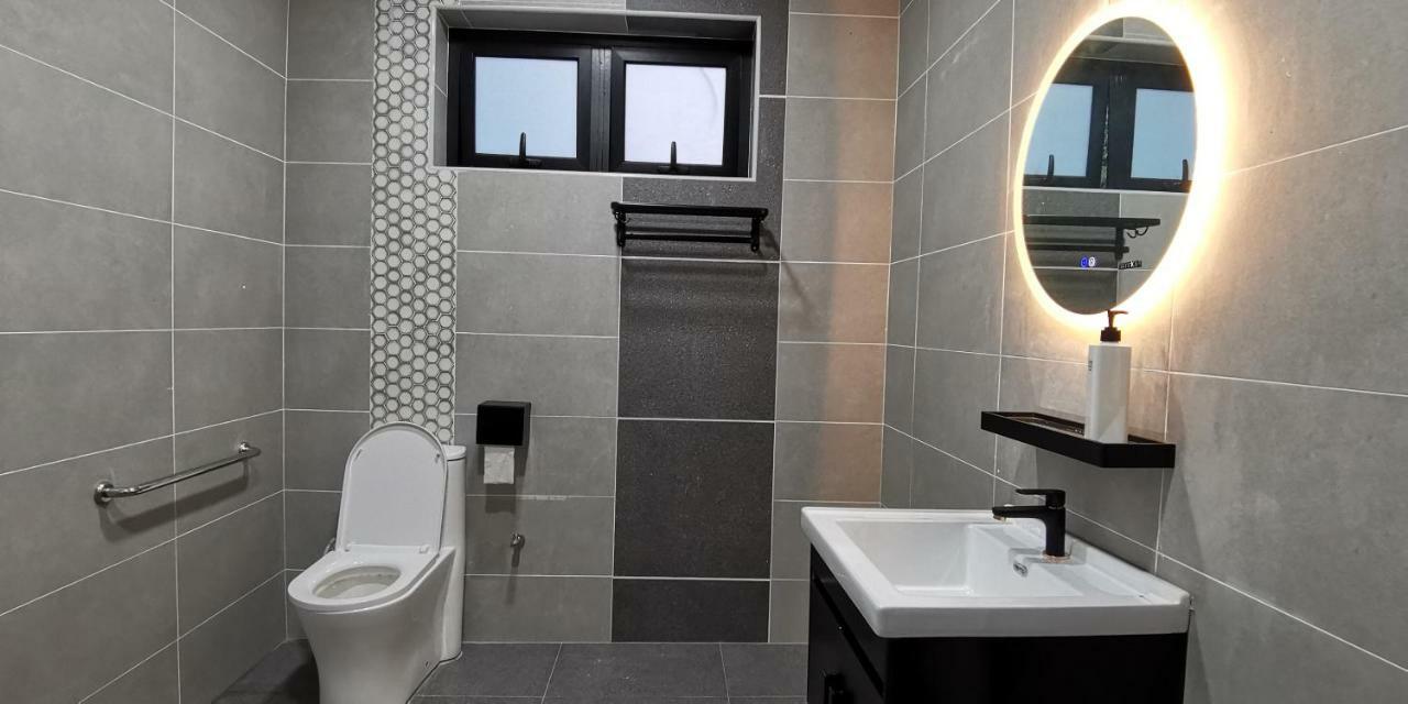 Oneriimba Private Pool & Garden Residence Johor Bahru Exterior photo